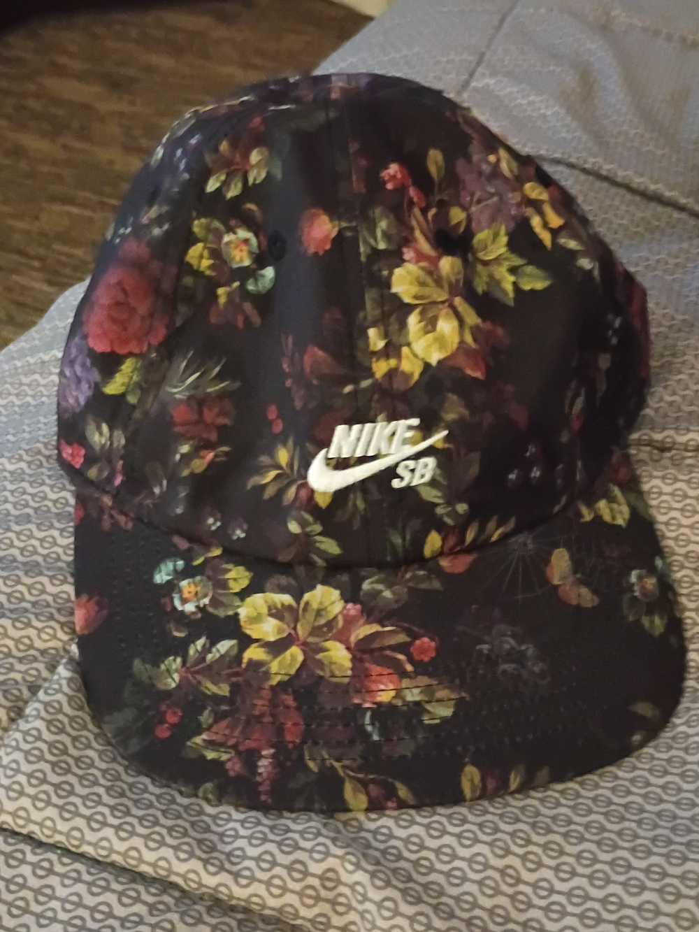 Nike SB Floral 5-Panel Cap in Black with Multicolor Flowers